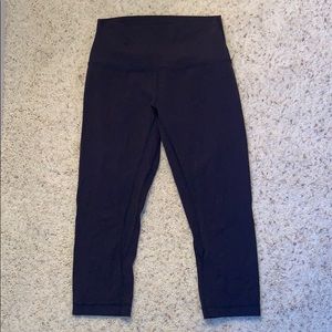 size 6 align cropped lulu’s 21’ in color midnight!